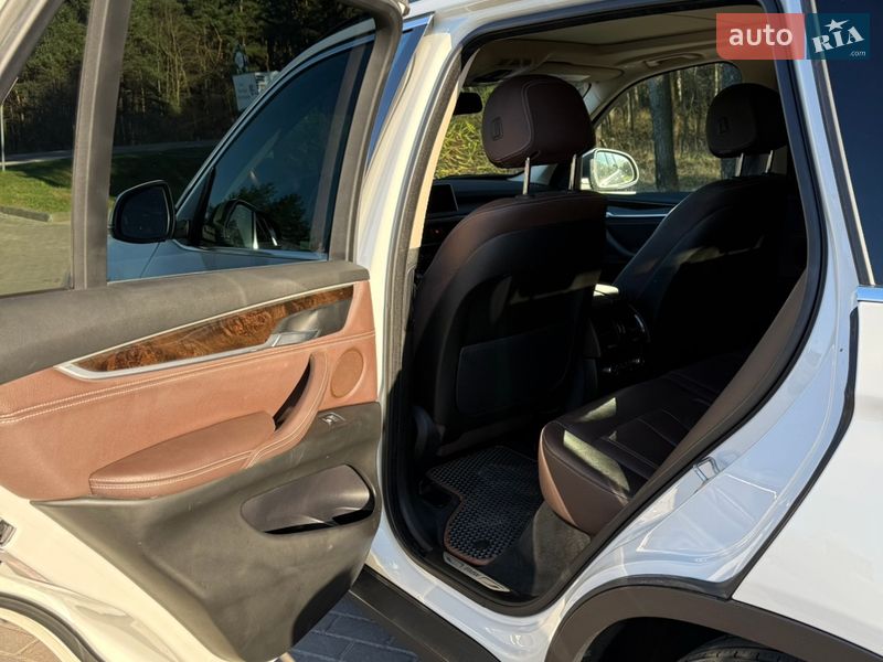 Позашляховик / Кросовер BMW X5 2015 в Львові