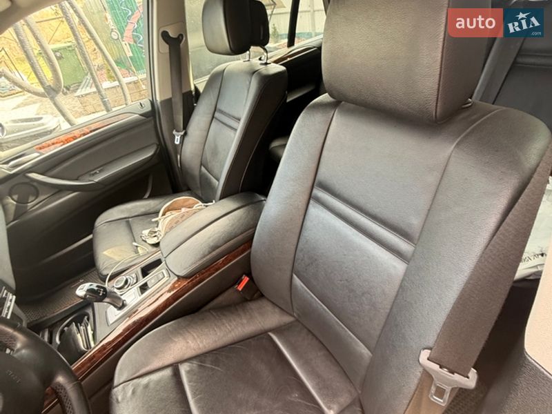 Внедорожник / Кроссовер BMW X5 2012 в Ромнах