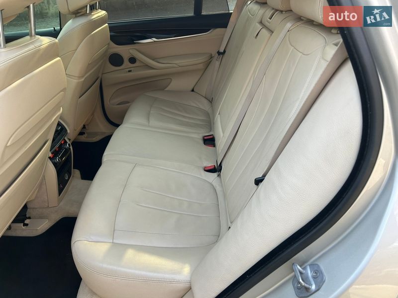 Позашляховик / Кросовер BMW X5 2014 в Чернівцях