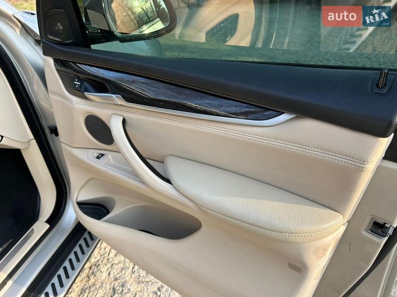 Позашляховик / Кросовер BMW X5 2014 в Чернівцях