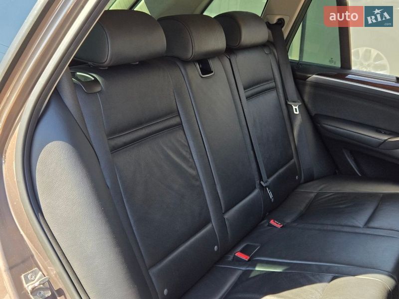 Позашляховик / Кросовер BMW X5 2011 в Києві