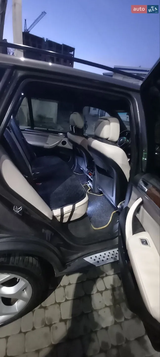 2010 BMW X5 - мініатюра 10