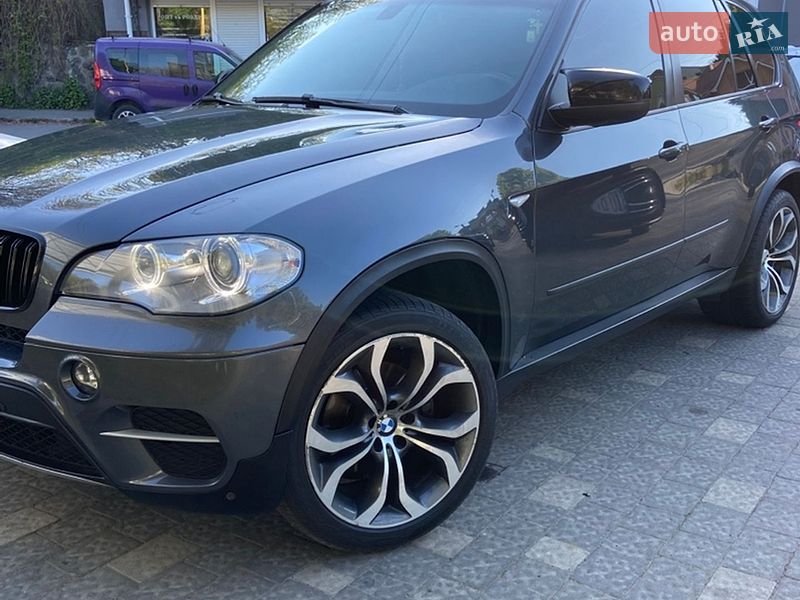 Внедорожник / Кроссовер BMW X5 2013 в Ужгороде
