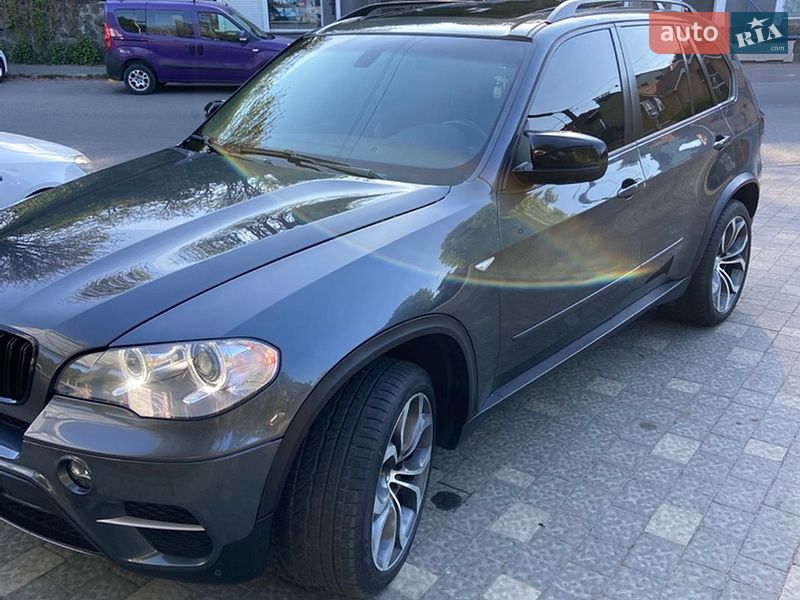 Внедорожник / Кроссовер BMW X5 2013 в Ужгороде