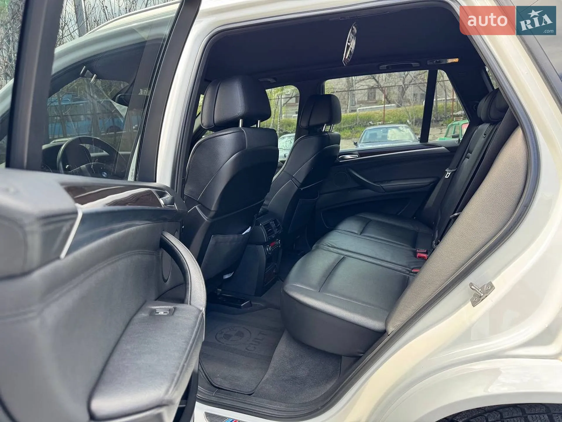 2011 BMW X5 - мініатюра 23