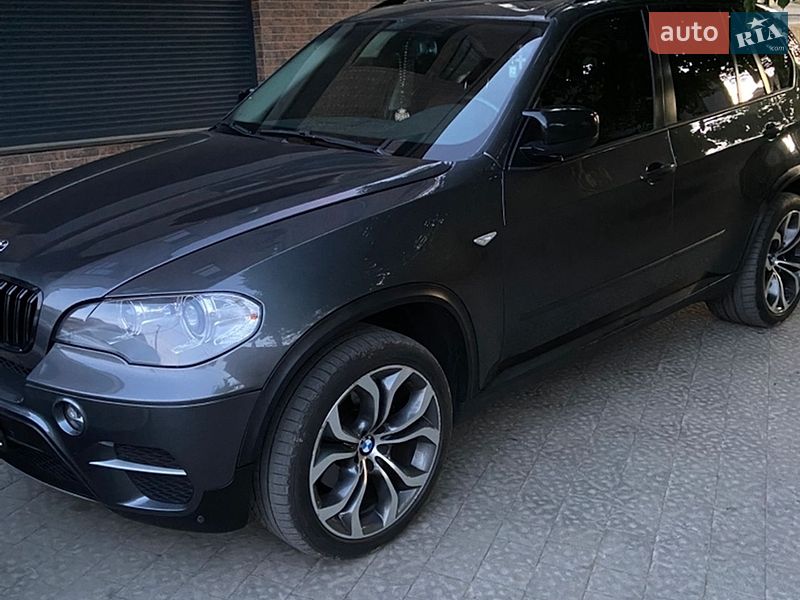 Внедорожник / Кроссовер BMW X5 2013 в Ужгороде
