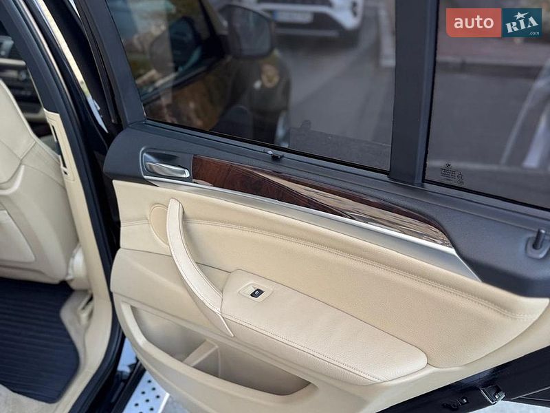 Внедорожник / Кроссовер BMW X5 2012 в Киеве