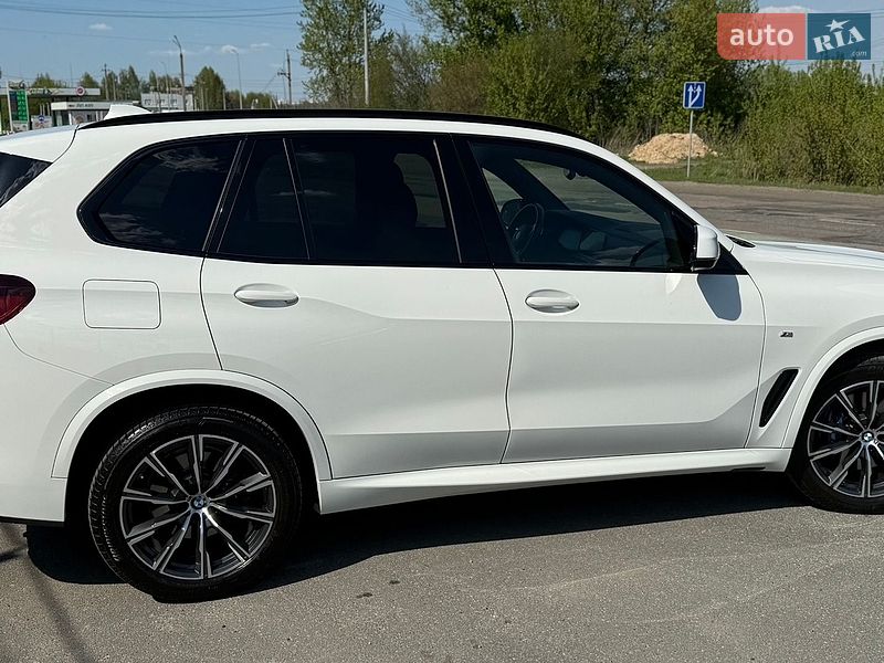 Внедорожник / Кроссовер BMW X5 2022 в Киеве