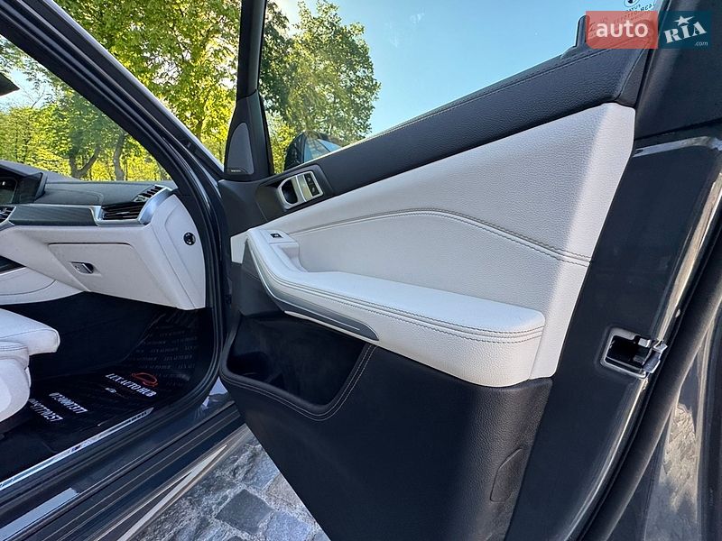 Внедорожник / Кроссовер BMW X5 2022 в Киеве