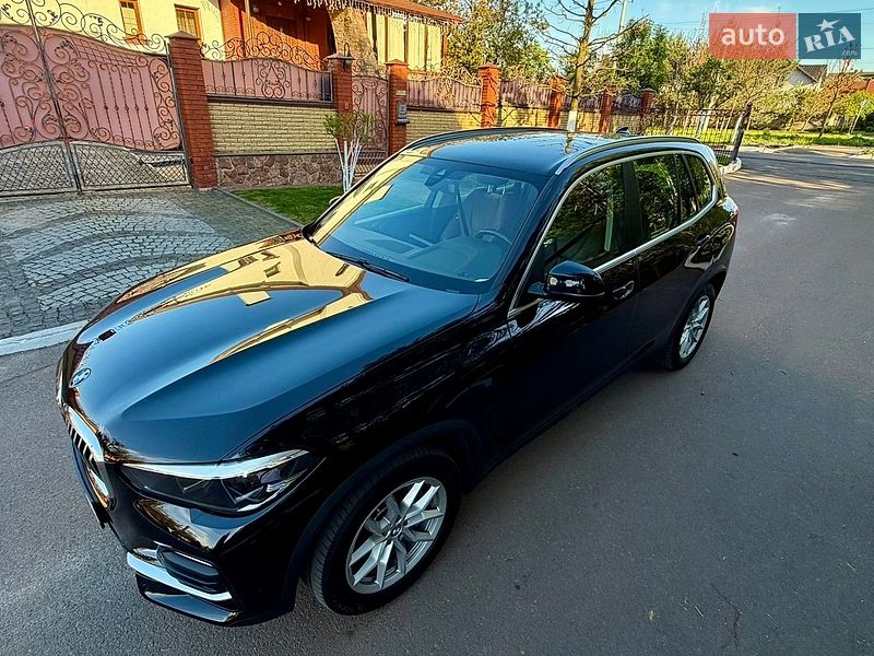 Внедорожник / Кроссовер BMW X5 2021 в Ровно