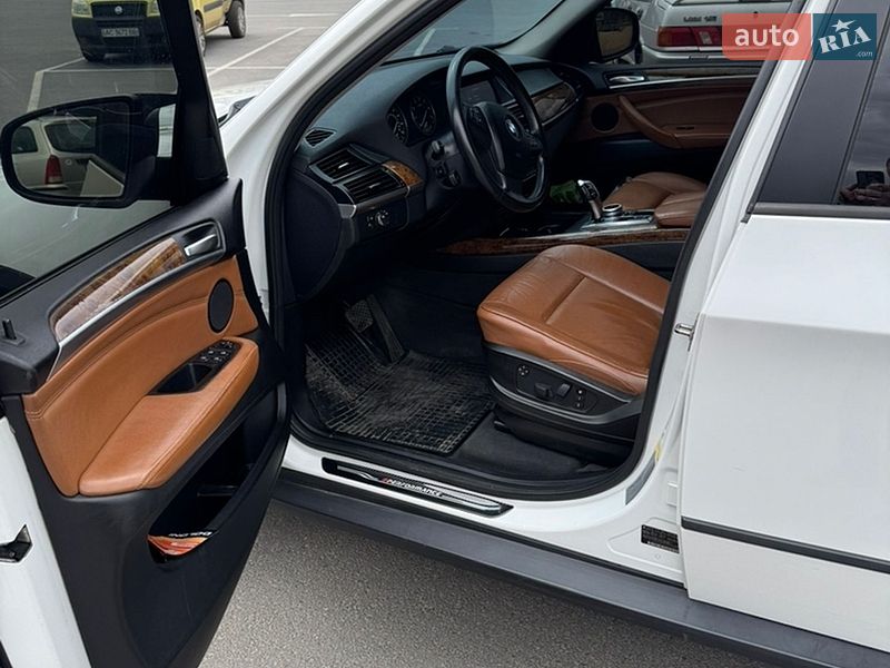 Внедорожник / Кроссовер BMW X5 2010 в Житомире