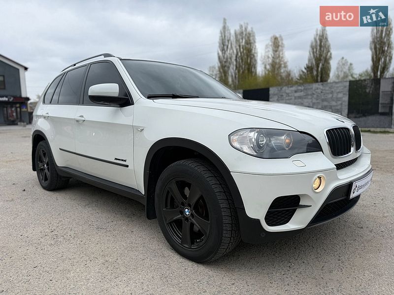 Внедорожник / Кроссовер BMW X5 2010 в Звягеле