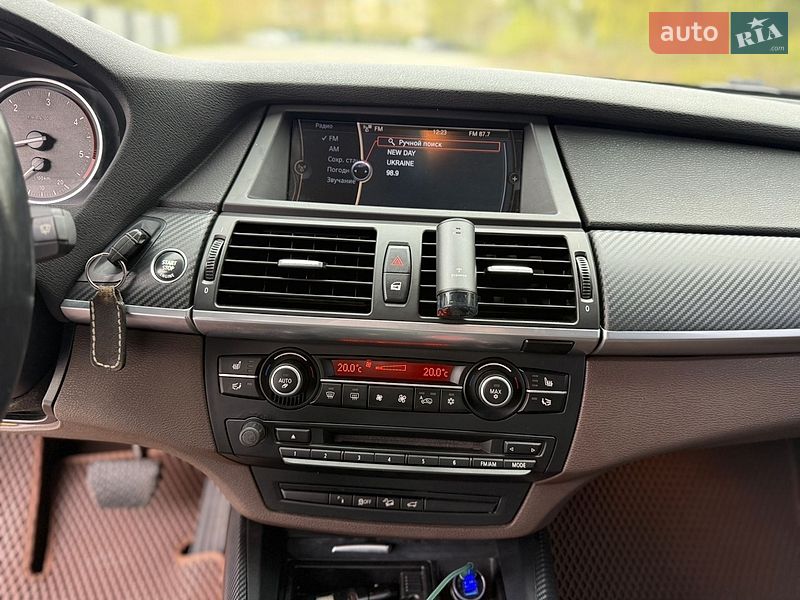 Внедорожник / Кроссовер BMW X5 2010 в Звягеле