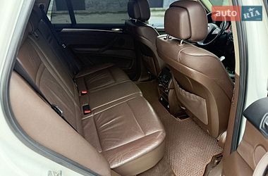 Внедорожник / Кроссовер BMW X5 2010 в Звягеле