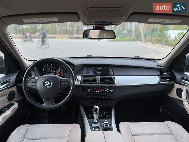 Внедорожник / Кроссовер BMW X5 2012 в Луцке