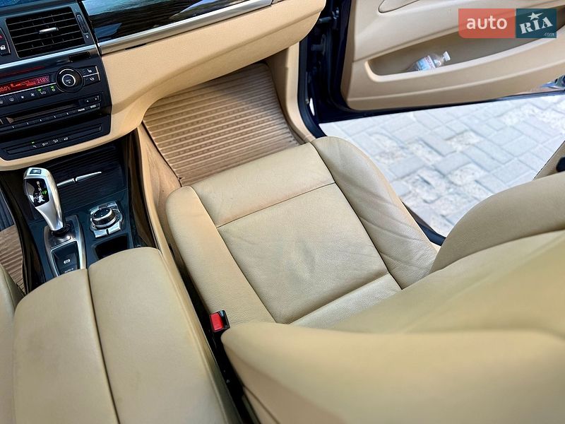 Внедорожник / Кроссовер BMW X5 2010 в Днепре