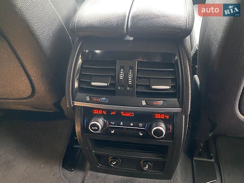 Внедорожник / Кроссовер BMW X5 2015 в Черновцах