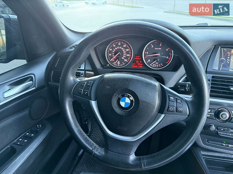 Внедорожник / Кроссовер BMW X5 2012 в Хмельницком