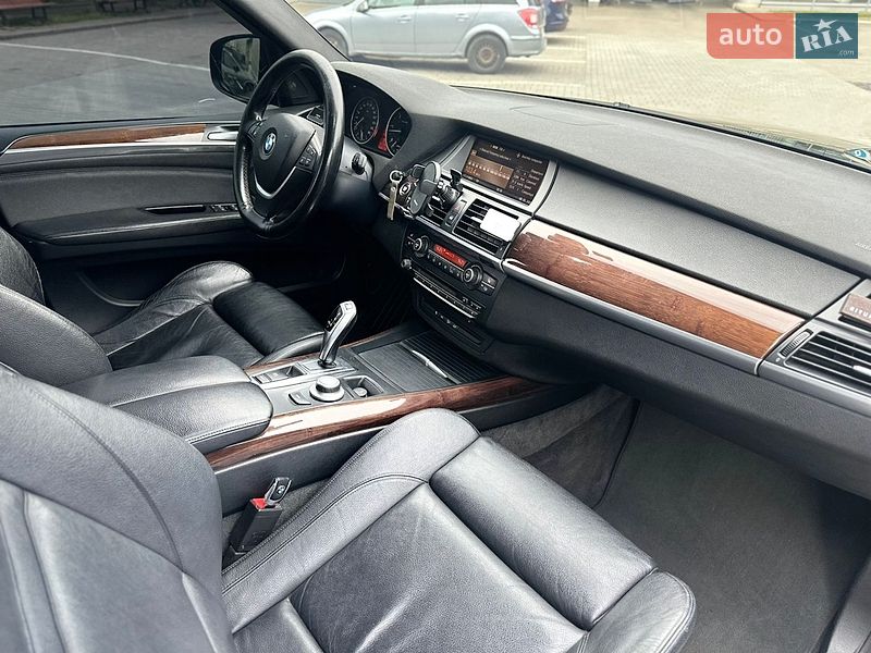 Позашляховик / Кросовер BMW X5 2009 в Луцьку