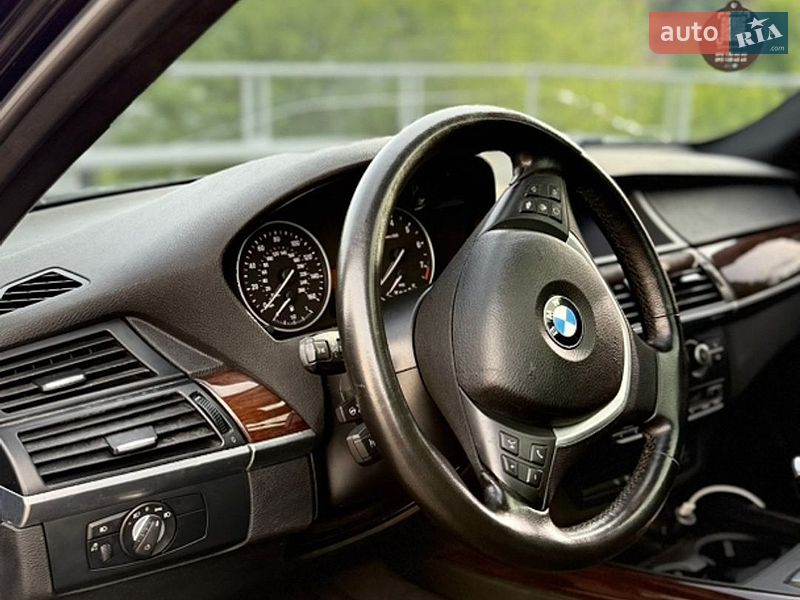 Внедорожник / Кроссовер BMW X5 2010 в Киеве