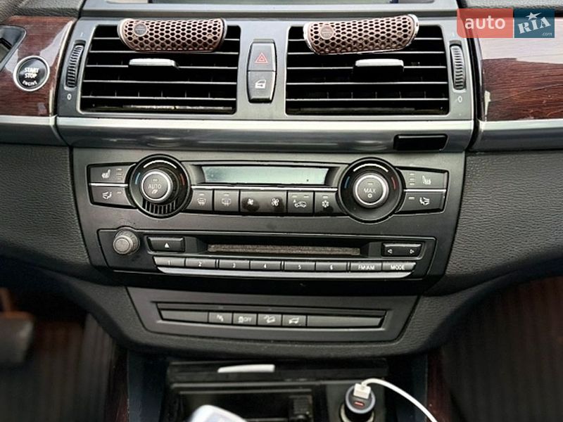 Внедорожник / Кроссовер BMW X5 2010 в Киеве
