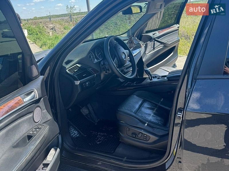 Внедорожник / Кроссовер BMW X5 2010 в Львове
