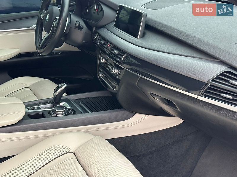 Внедорожник / Кроссовер BMW X5 2015 в Луцке