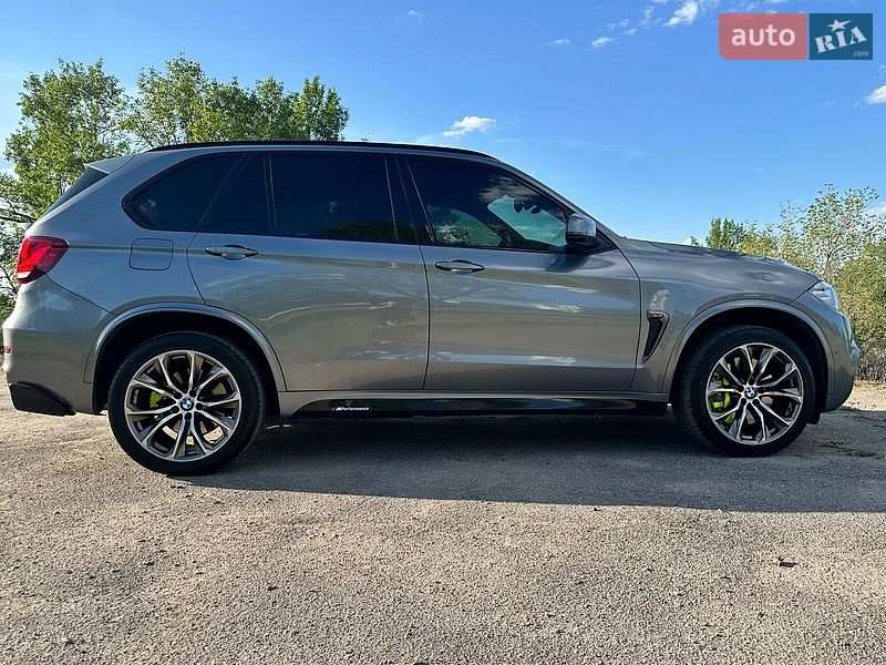 Позашляховик / Кросовер BMW X5 2014 в Дніпрі