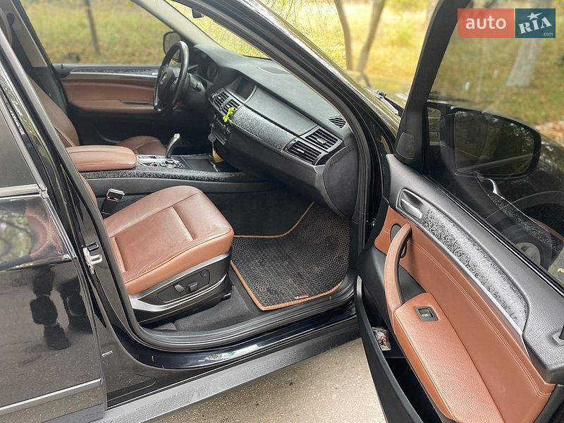 Позашляховик / Кросовер BMW X5 2011 в Чернігові