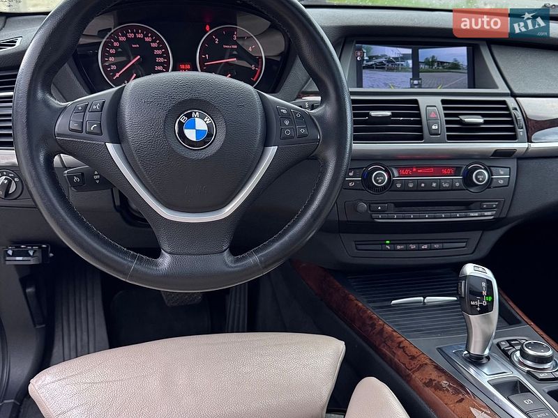 Позашляховик / Кросовер BMW X5 2012 в Чернівцях