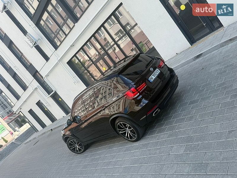 Внедорожник / Кроссовер BMW X5 2015 в Ровно