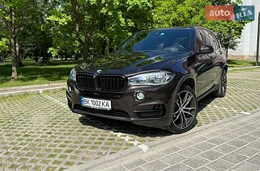 Внедорожник / Кроссовер BMW X5 2015 в Ровно