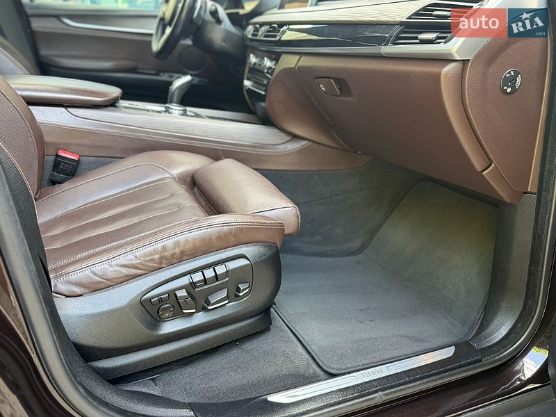 Внедорожник / Кроссовер BMW X5 2015 в Ровно