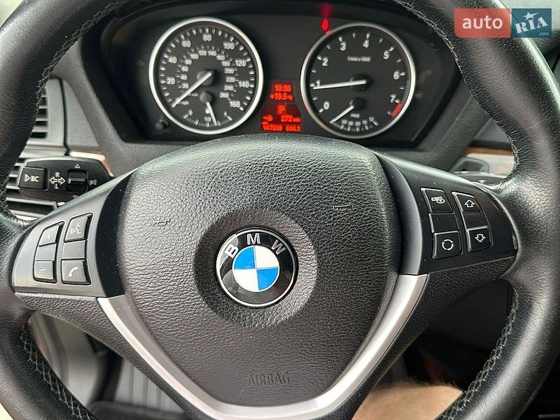Внедорожник / Кроссовер BMW X5 2012 в Черновцах