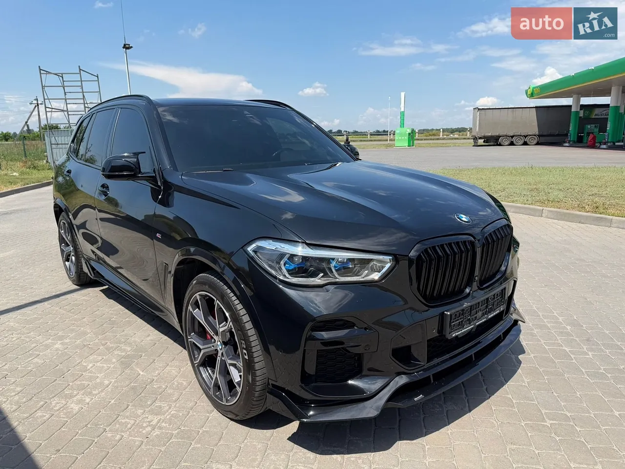 2022 BMW X6 M - мініатюра 31