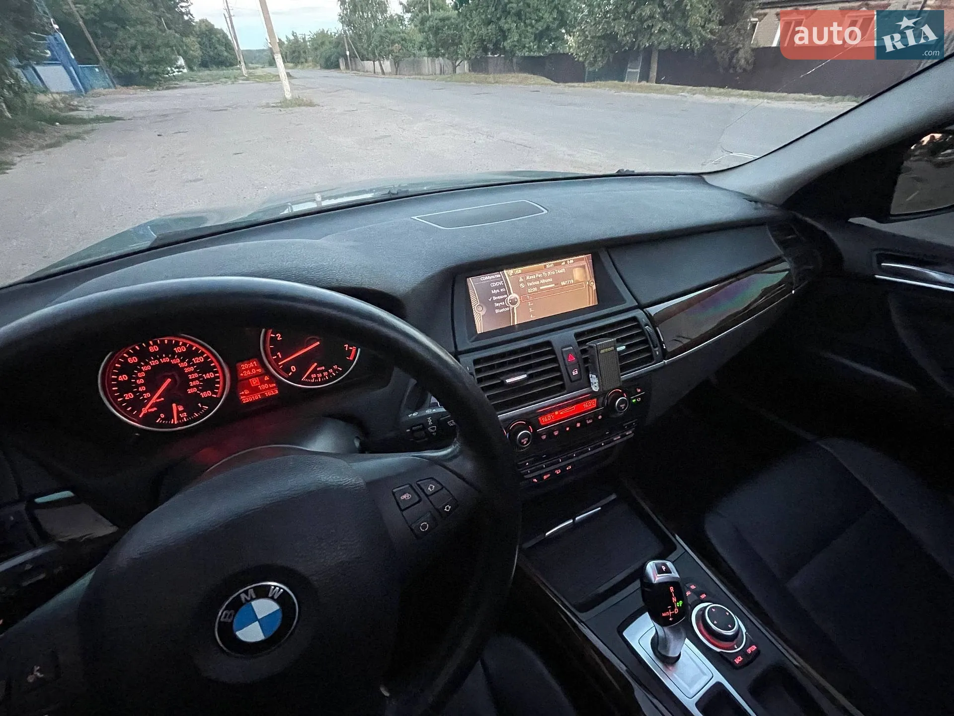 2010 BMW X5 - мініатюра 13