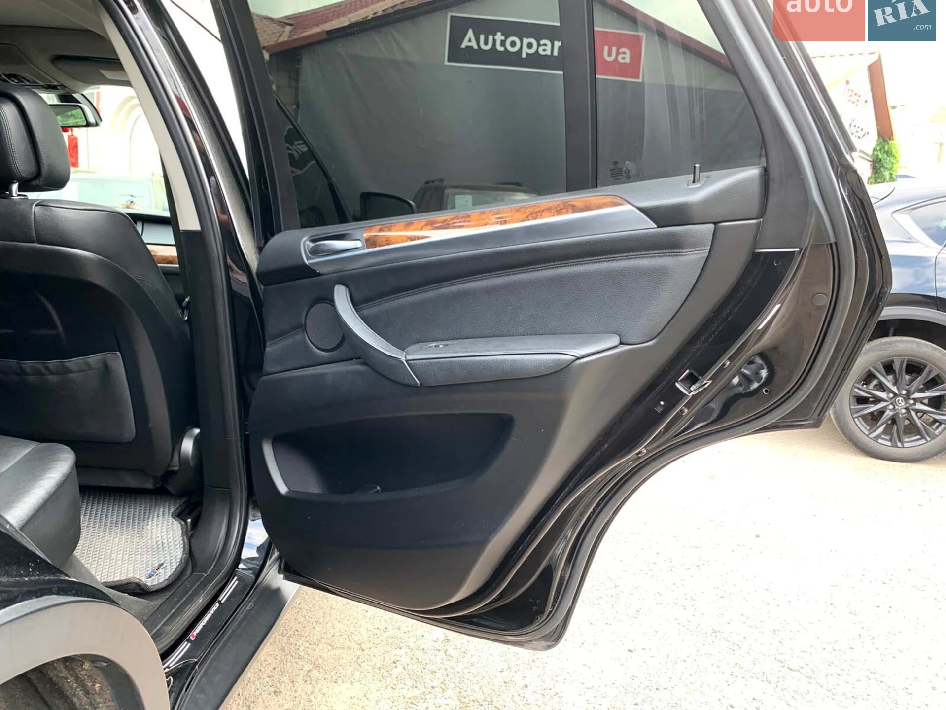 2010 BMW X5 - мініатюра 28