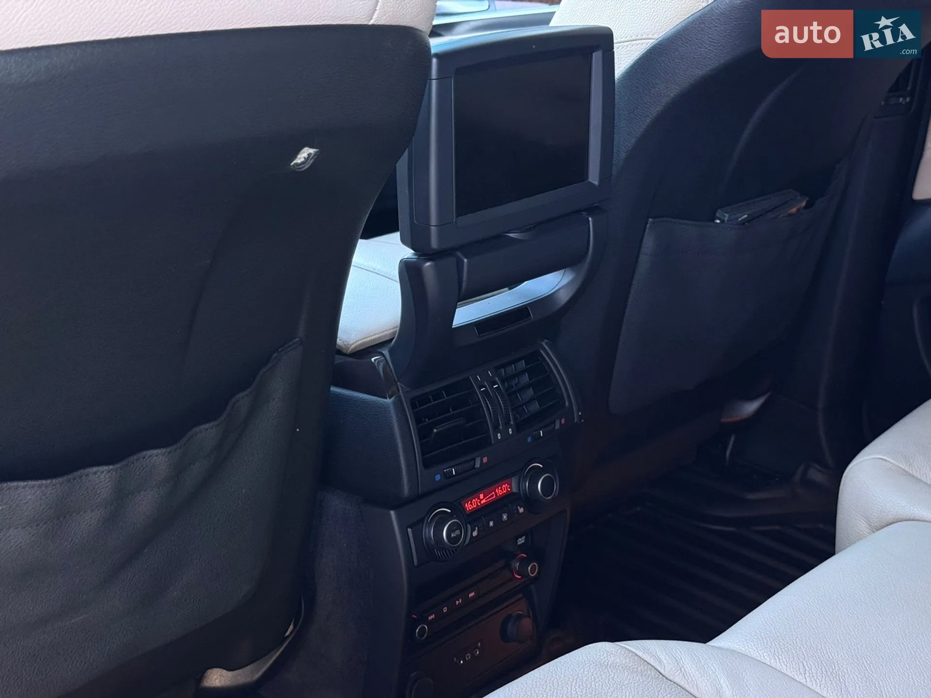 2011 BMW X5 - мініатюра 38