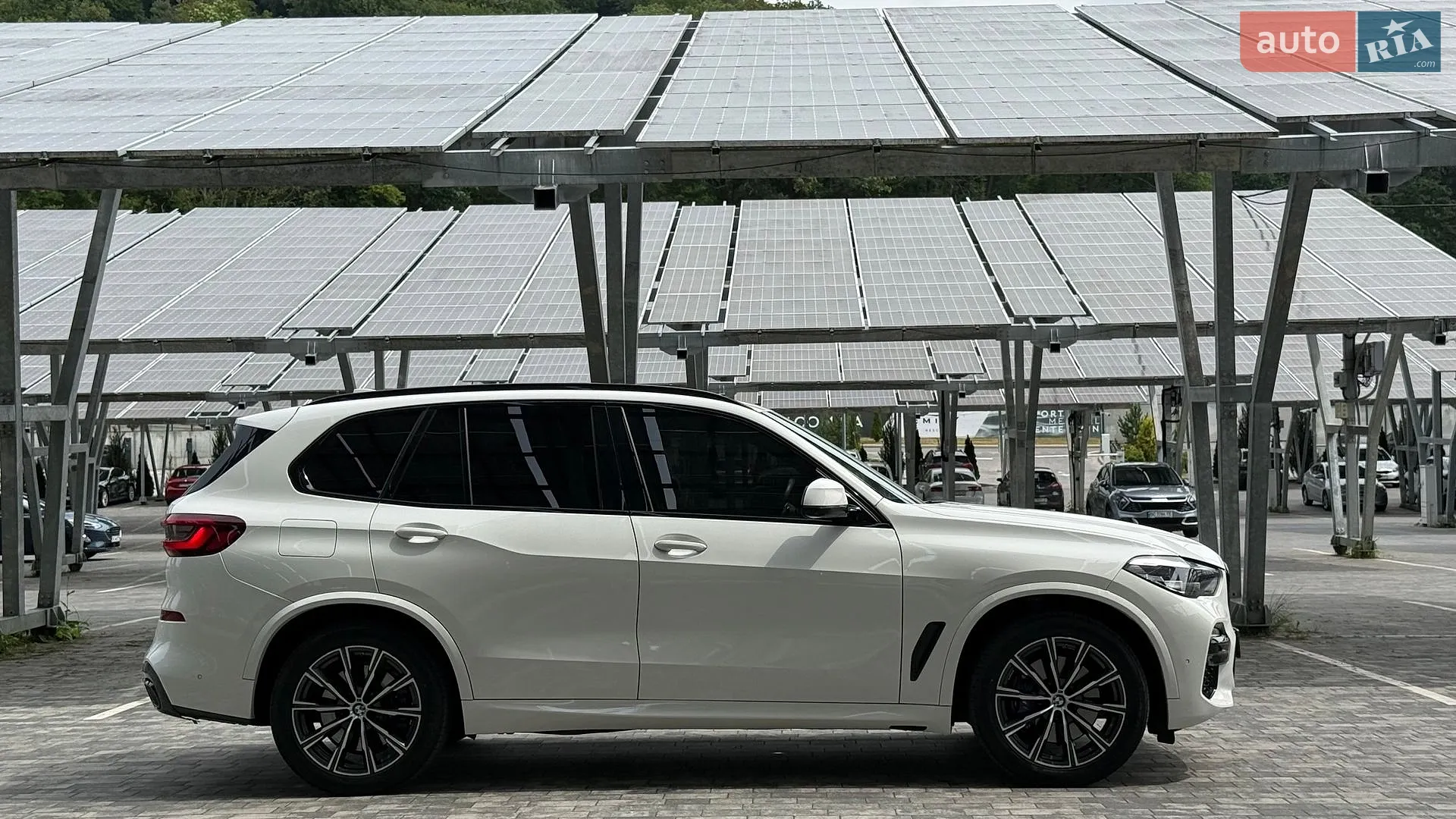 2021 BMW X5 - мініатюра 71