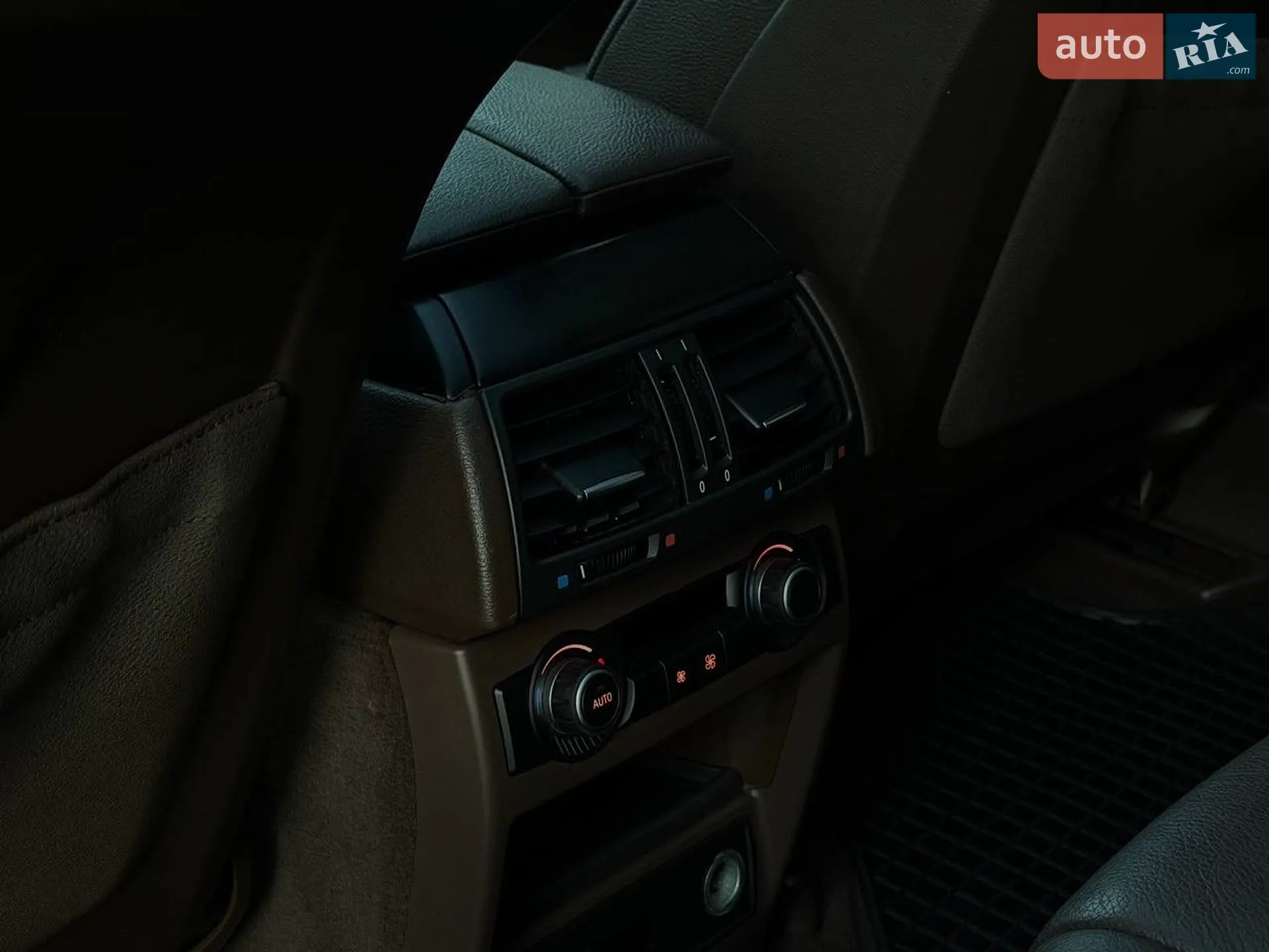 2010 BMW X5 - мініатюра 28