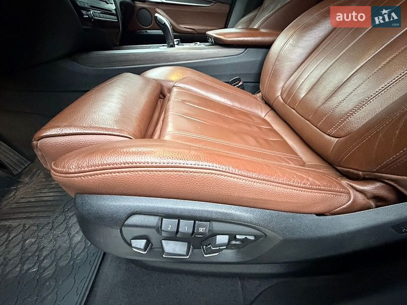 Внедорожник / Кроссовер BMW X5 2015 в Ровно