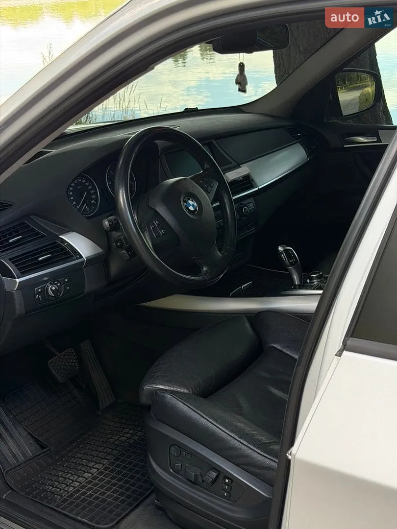 2010 BMW X5 - мініатюра 13