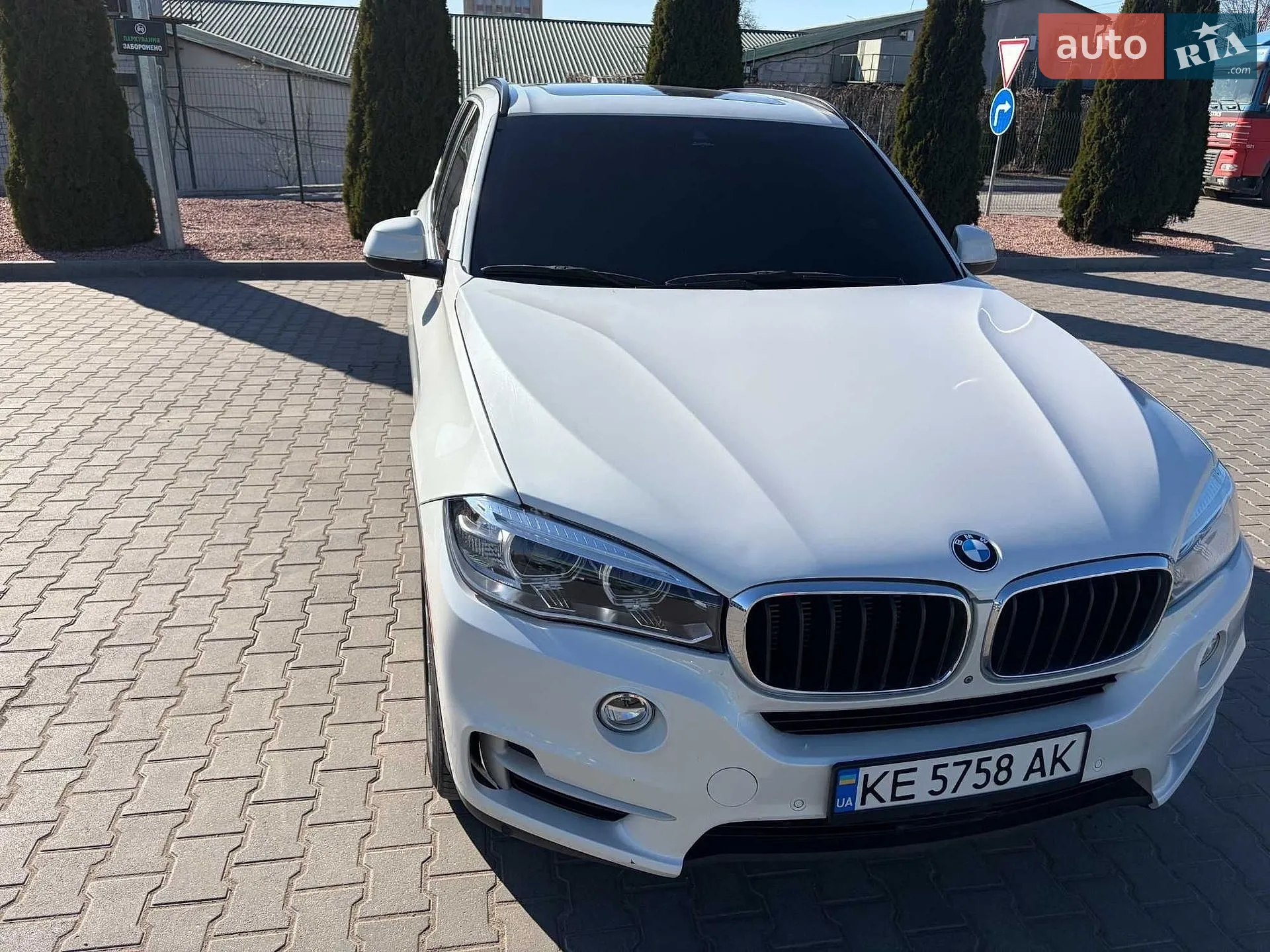 2016 BMW X5 - мініатюра 2