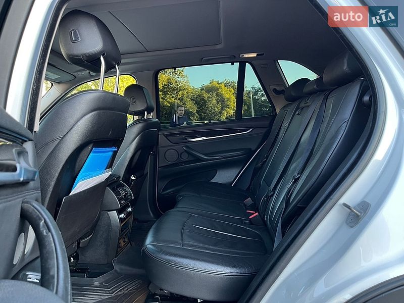 Позашляховик / Кросовер BMW X5 2014 в Чернівцях