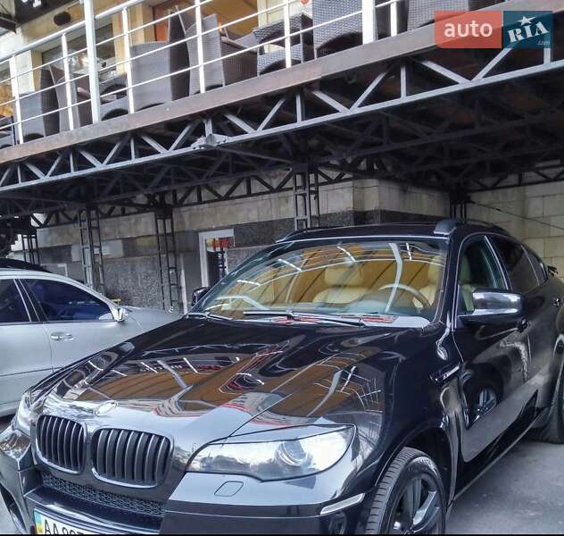 Внедорожник / Кроссовер BMW X6 M 2010 в Киеве