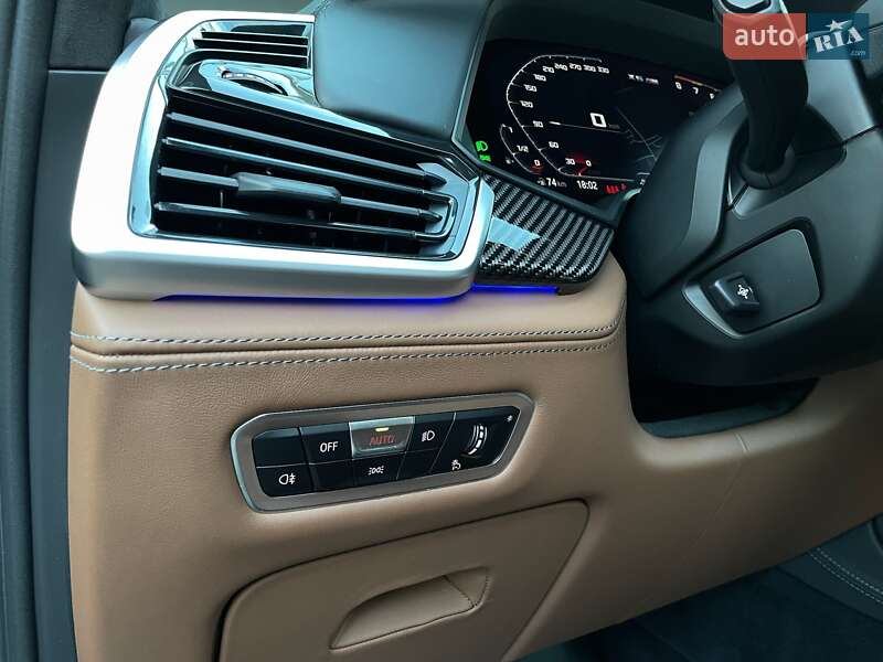 Внедорожник / Кроссовер BMW X6 M 2022 в Киеве