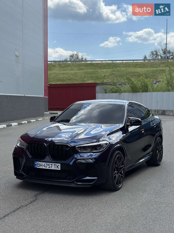 Позашляховик / Кросовер BMW X6 M 2021 в 