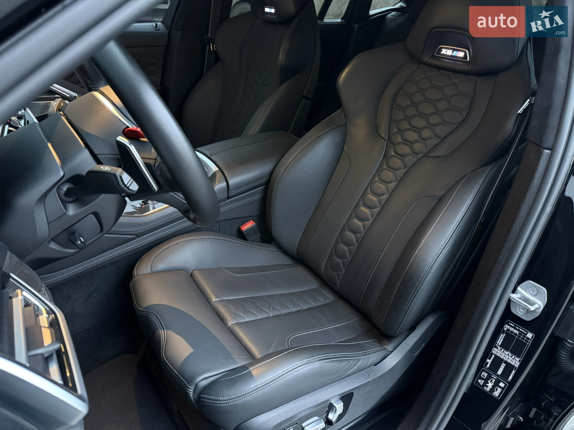 2022 BMW X6 M - мініатюра 6