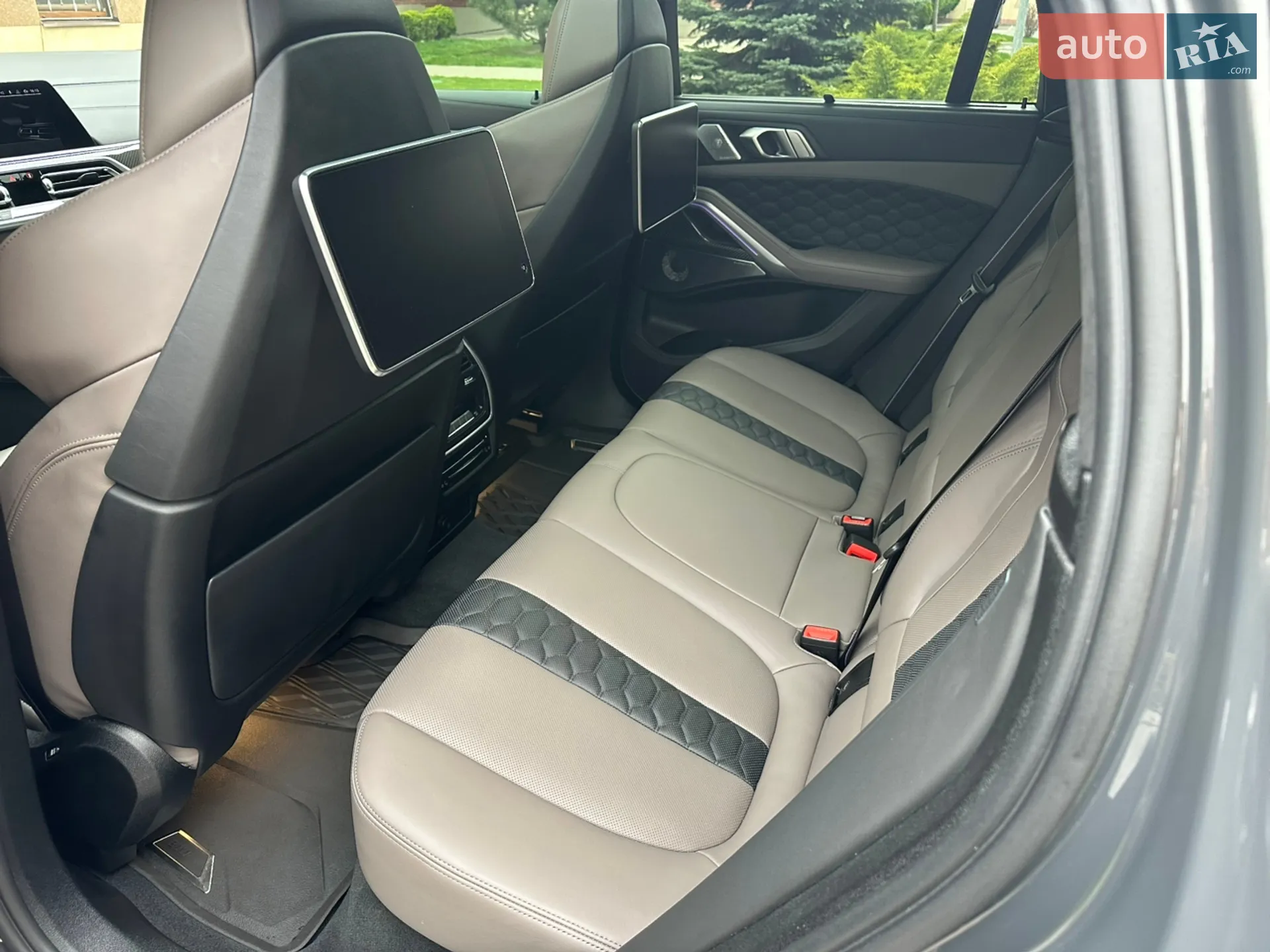 2022 BMW X6 M - мініатюра 13