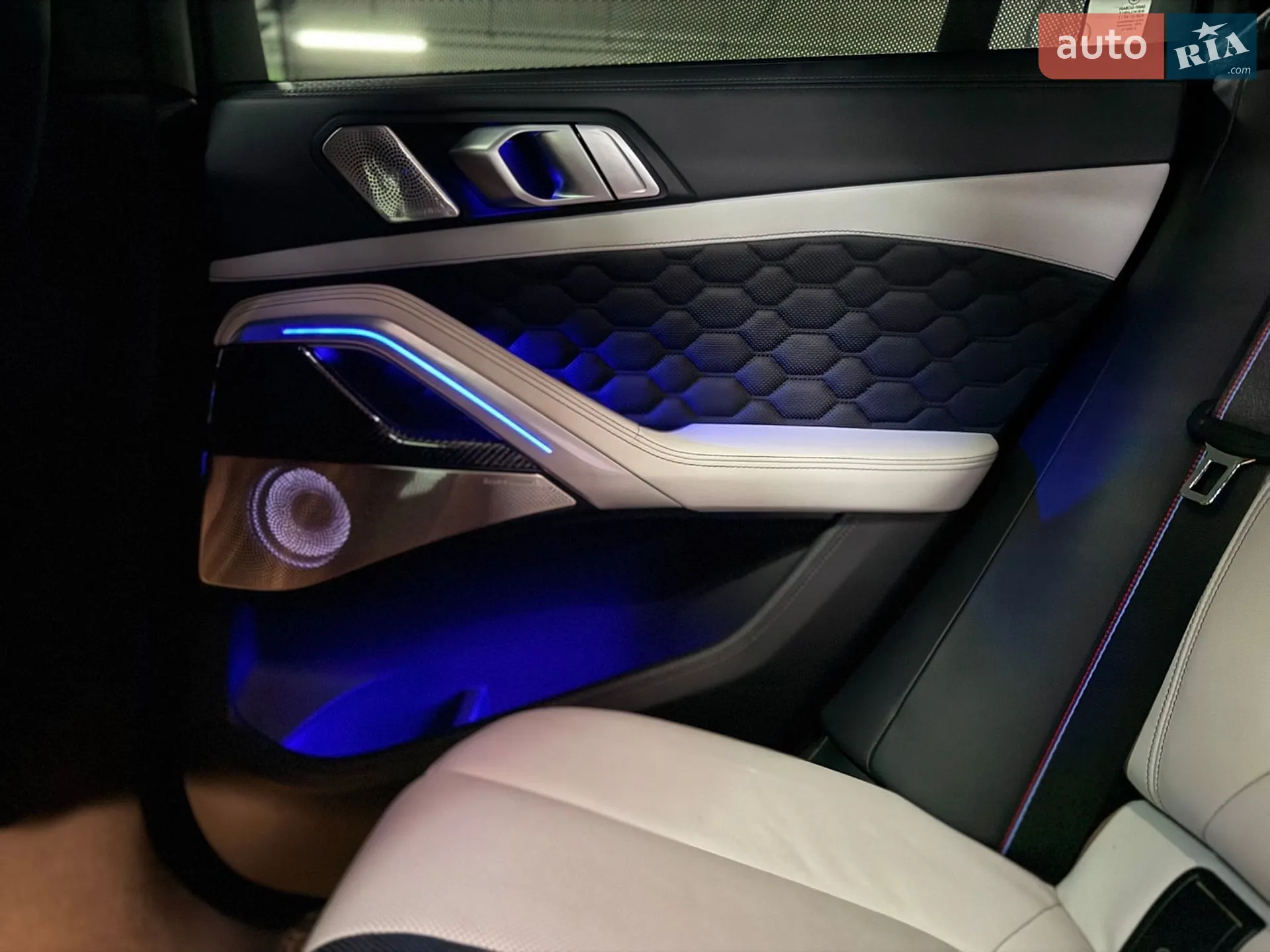 2022 BMW X6 M - мініатюра 37